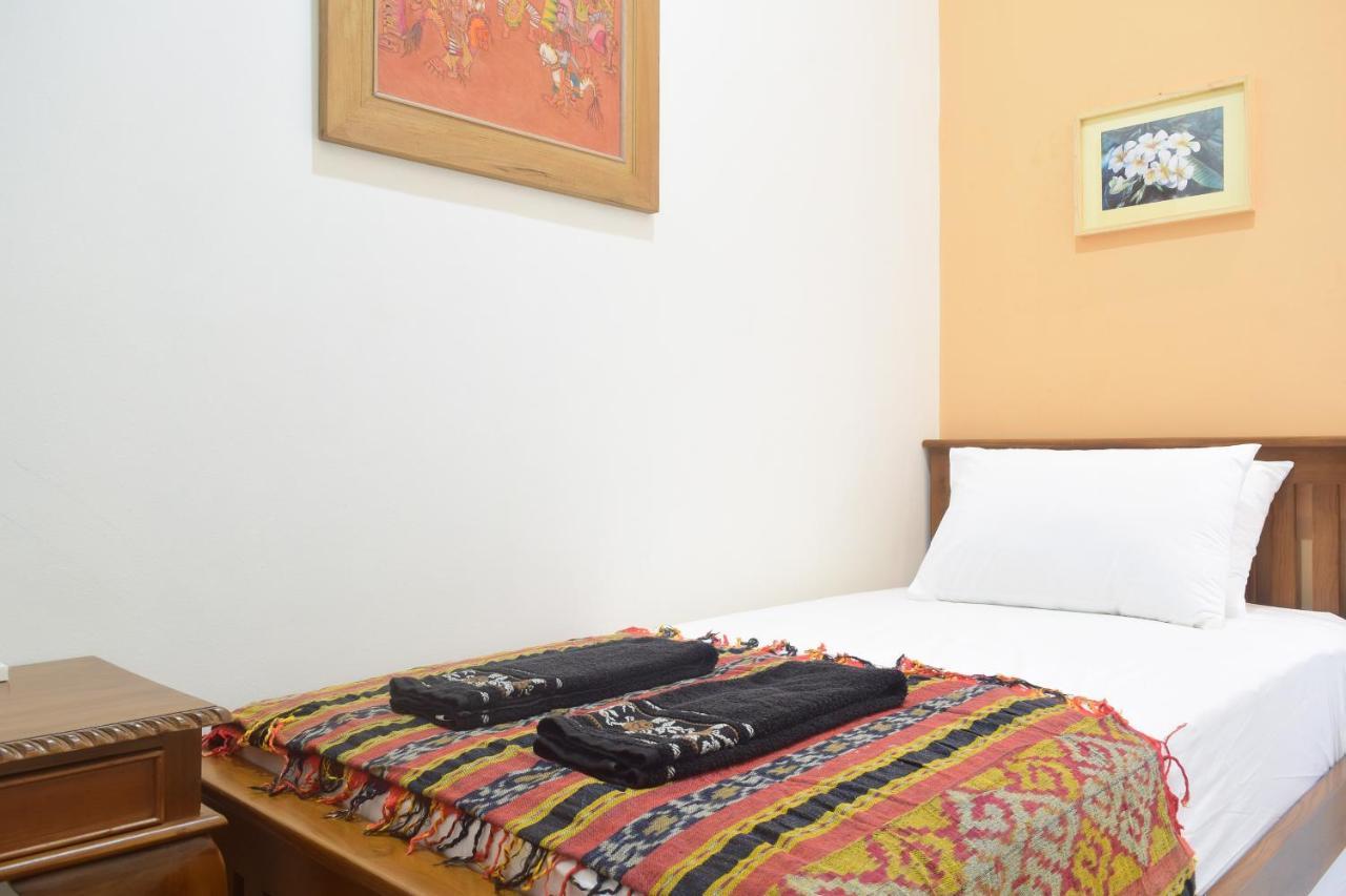 The Cabin Hotel Ambasador Yogyakarta Exterior photo
