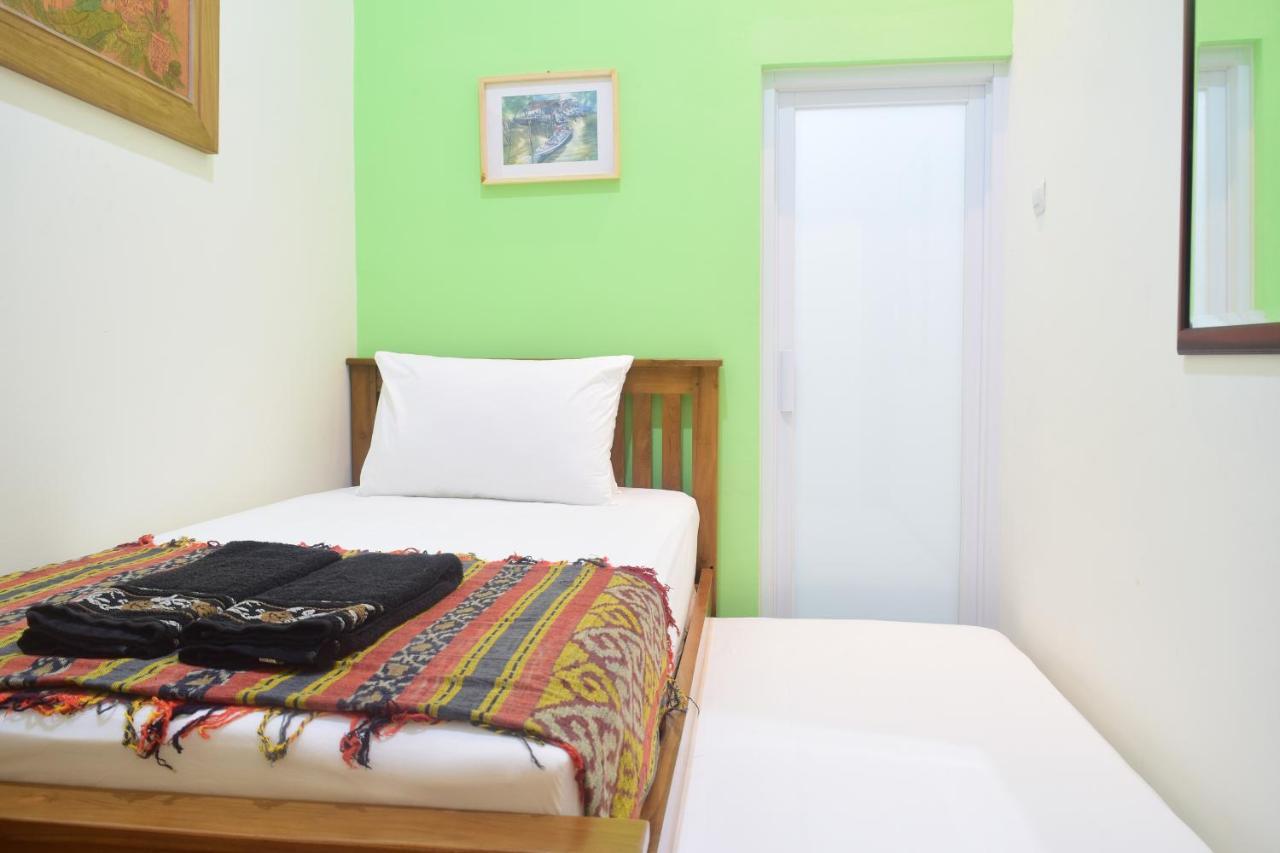 The Cabin Hotel Ambasador Yogyakarta Exterior photo