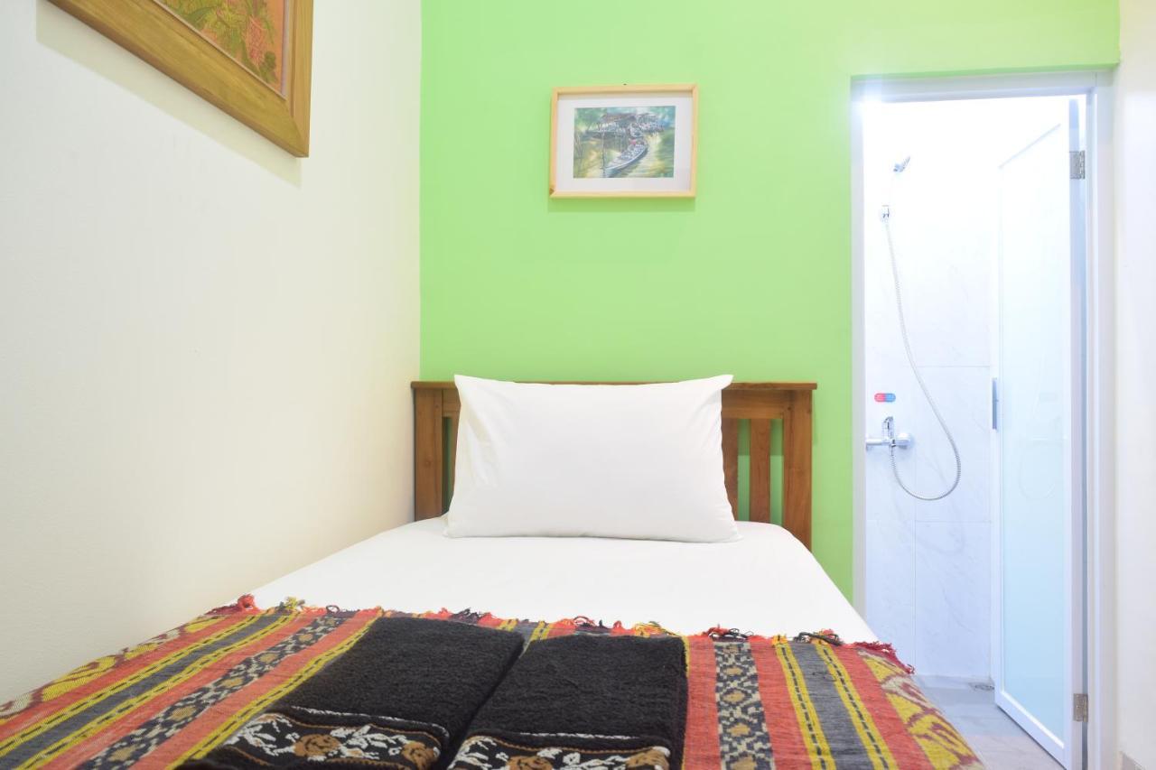 The Cabin Hotel Ambasador Yogyakarta Exterior photo