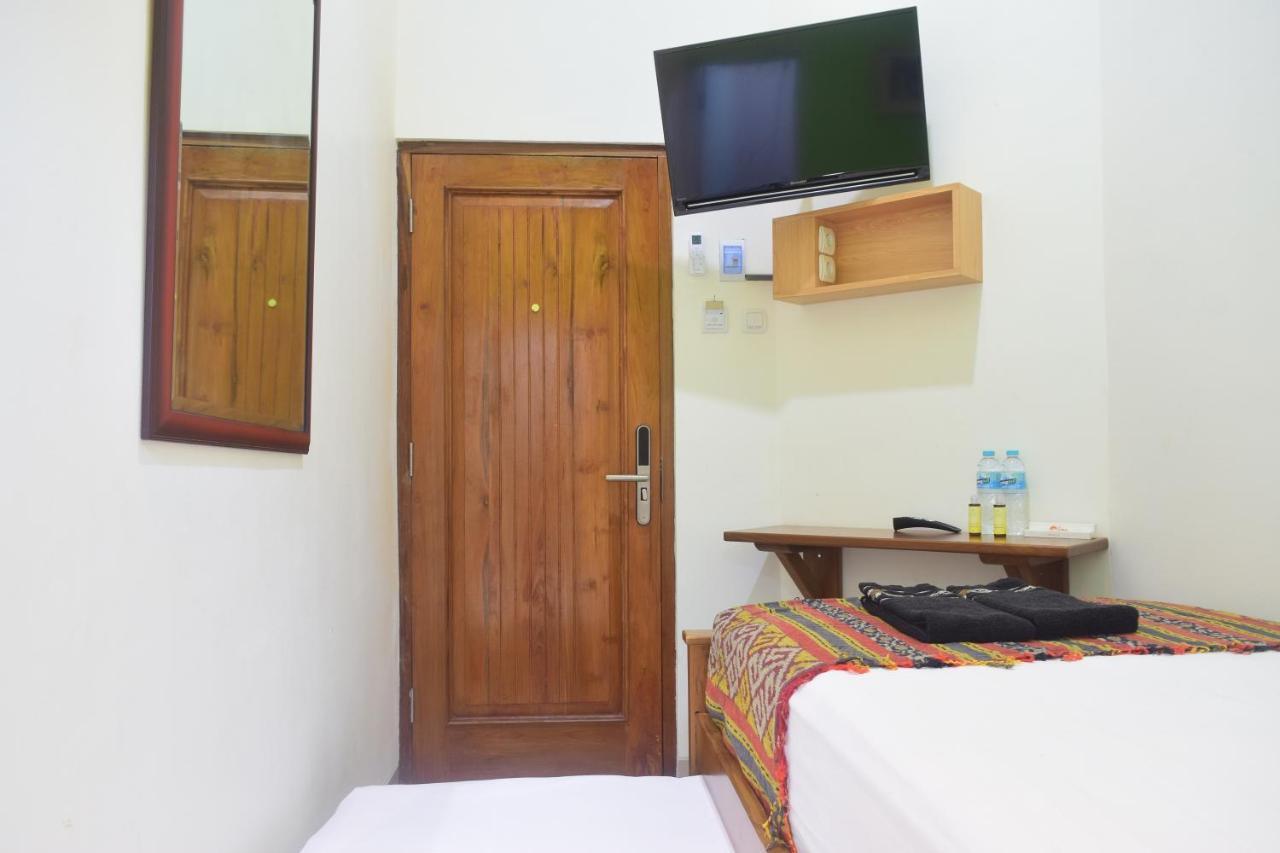 The Cabin Hotel Ambasador Yogyakarta Exterior photo